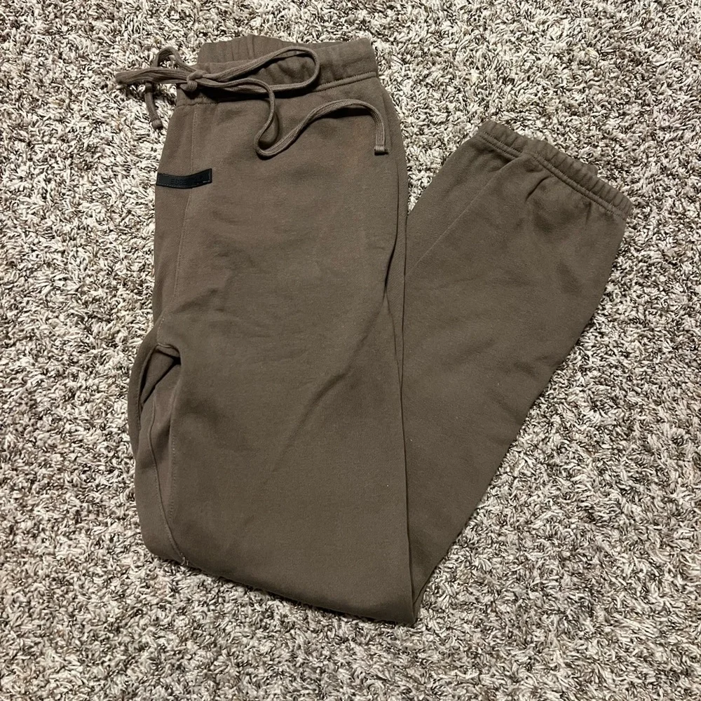 Brown essential sweatpants - Picture 1 of 3